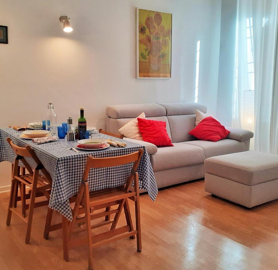 Near Metro Flat - Best Bnb Garbatella روما المظهر الخارجي الصورة