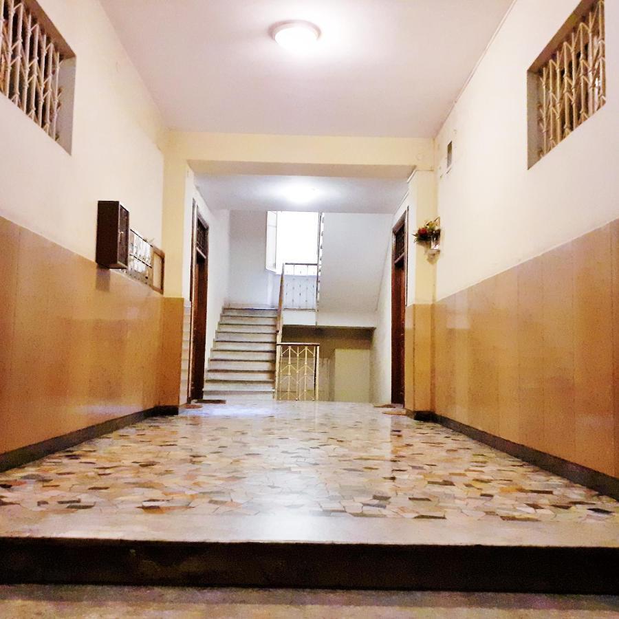 Near Metro Flat - Best Bnb Garbatella روما المظهر الخارجي الصورة