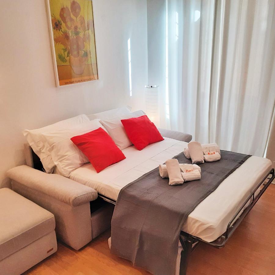 Near Metro Flat - Best Bnb Garbatella روما المظهر الخارجي الصورة