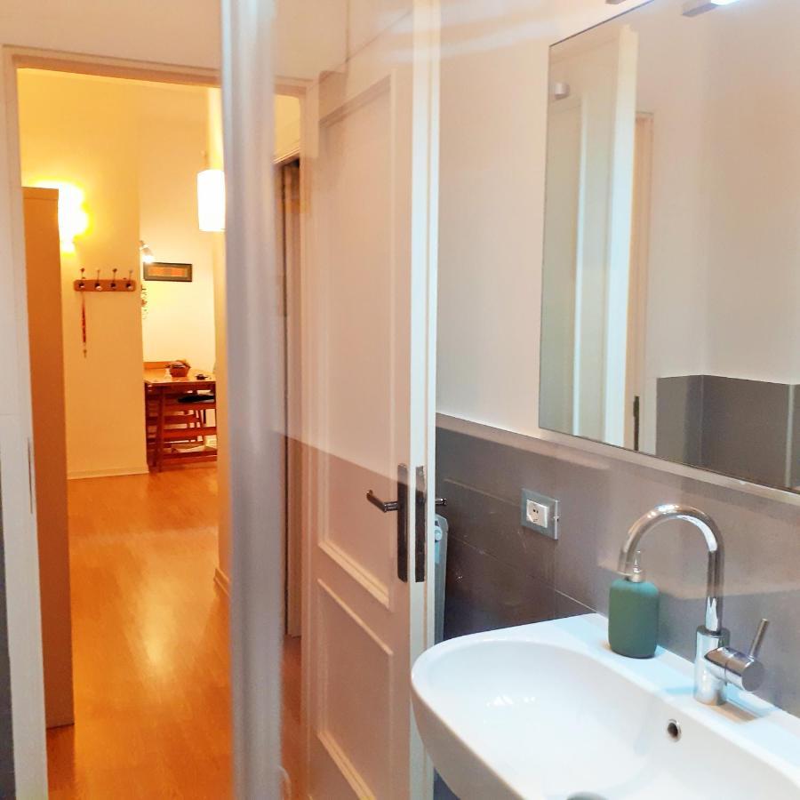 Near Metro Flat - Best Bnb Garbatella روما المظهر الخارجي الصورة